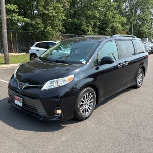 2020 Toyota SIENNA XLE 8-PASSENGER — фото 1