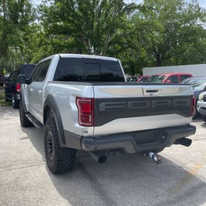 FORD F-150 RAPTOR - 4