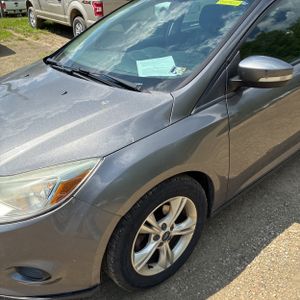 FORD FOCUS SE - 2