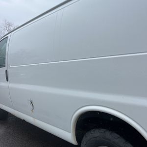 CHEVROLET EXPRESS 2500 - 6
