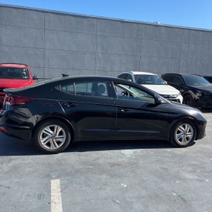 HYUNDAI ELANTRA - 10