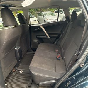 2017 Toyota RAV4 XLE — миниатюра 32