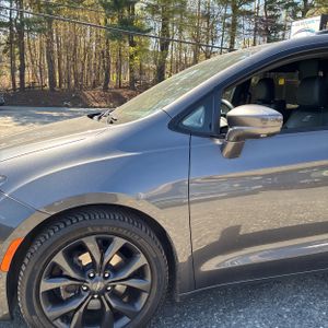 CHRYSLER PACIFICA TOURING L - 2