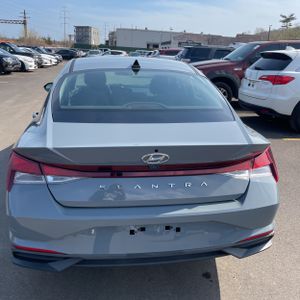 HYUNDAI ELANTRA SEL - 7