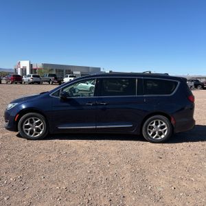 CHRYSLER PACIFICA TOURING L PLUS - 3