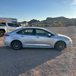 2021 Toyota COROLLA LE photo 10