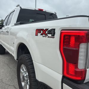 FORD F-250 SUPER DUTY PLATINUM - 6