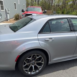 CHRYSLER 300 S - 9