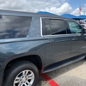 CHEVROLET SUBURBAN LT - 9