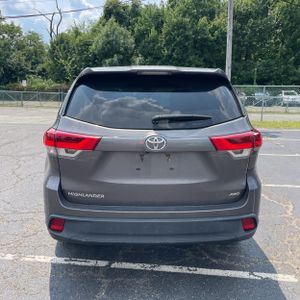 صورة 7 لـ 2018 Toyota HIGHLANDER LE