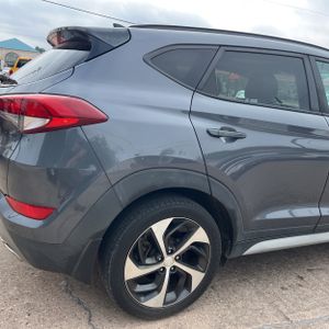 HYUNDAI TUCSON - 9