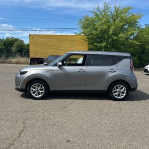 KIA SOUL LX - 3