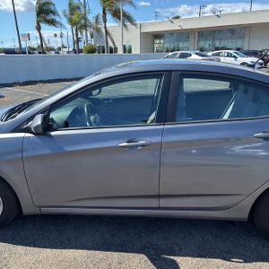 HYUNDAI ACCENT SE - 4