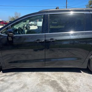 CHRYSLER PACIFICA TOURING L - 4