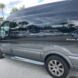 FORD TRANSIT 150 - 6