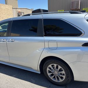 2023 Toyota SIENNA XLE 7-PASSENGER photo 6
