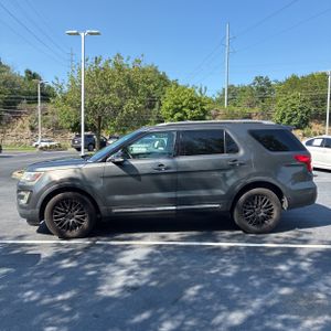 2017 FORD EXPLORER XLT photo 3