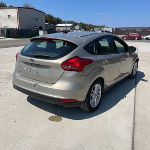 FORD FOCUS SE - 8