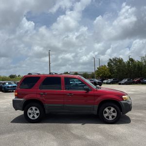 FORD ESCAPE XLT - 10