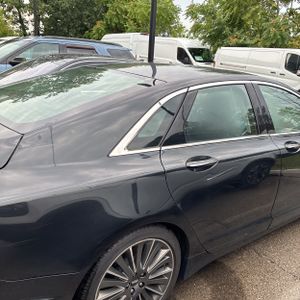 صورة 7 لـ 2015 Lincoln MKZ HYBRID BASE