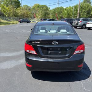 HYUNDAI ACCENT SE - 7