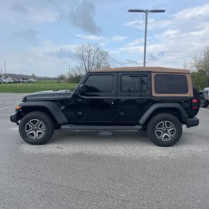 JEEP WRANGLER UNLIMITED BLACK AND TAN - 3