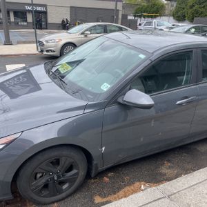 HYUNDAI ELANTRA SEL - 2