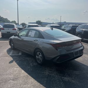 صورة 5 لـ 2024 Hyundai ELANTRA SE