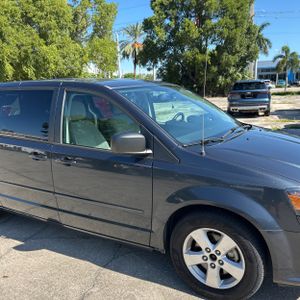 صورة 13 لـ 2014 Dodge GRAND CARAVAN SE