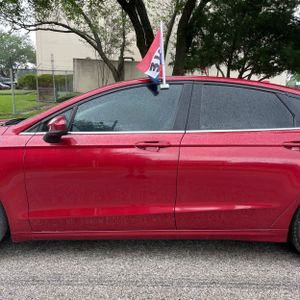 FORD FUSION SE - 4