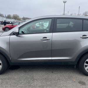 KIA SPORTAGE LX - 4