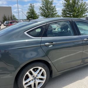 FORD FUSION SE - 8