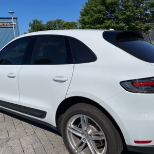 2022 Porsche MACAN BASE — фото 6