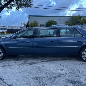 Cadillac DTS - 4