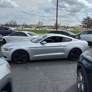 FORD MUSTANG ECOBOOST PREMIUM - 3