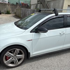 VOLKSWAGEN GOLF GTI SE - 2