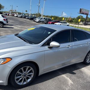 FORD FUSION SE - 2