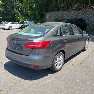 FORD FOCUS SE - 8