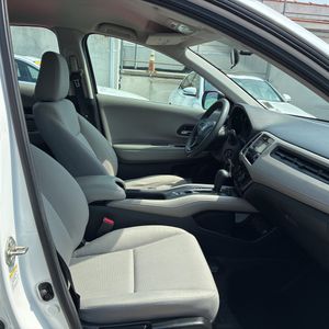 صورة 30 لـ 2016 Honda HR-V LX