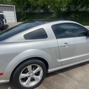 FORD MUSTANG GT DELUXE - 9