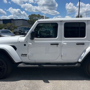 JEEP WRANGLER UNLIMITED SAHARA ALTITUDE - 4
