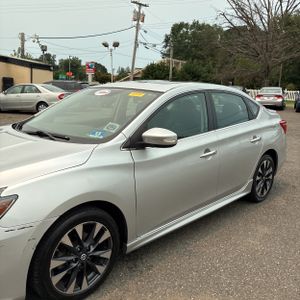 2016 Nissan SENTRA SR photo 2