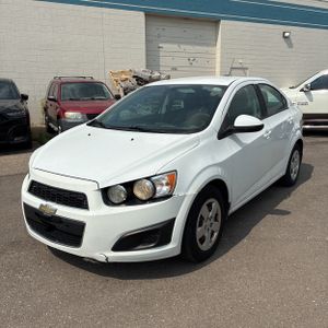 2015 Chevrolet SONIC LS — фото 1