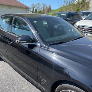 GENESIS G70 2.5T STANDARD - 9