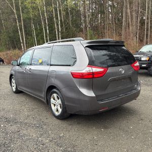 TOYOTA SIENNA - 5