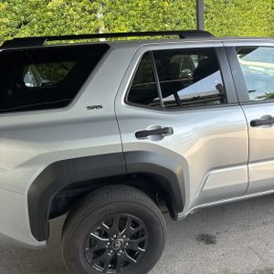 صورة 9 لـ 2025 Toyota 4RUNNER SR5