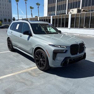 صورة 8 لـ 2025 BMW X7 M60I