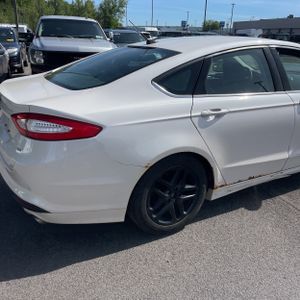 FORD FUSION SE - 9