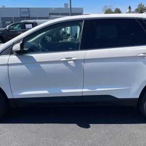 FORD EDGE TITANIUM - 4