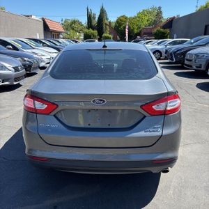 FORD FUSION HYBRID SE - 7